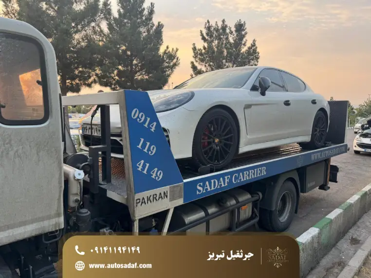 جرثقیل تبریز در حال حمل خودرو لوکس